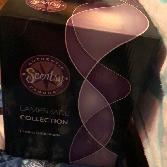 scentsy Other - Cream Tulip scentsy warmer